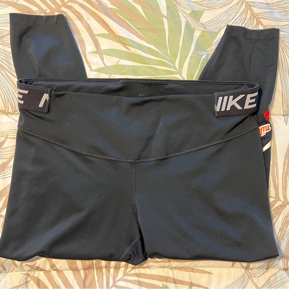 Nike Women’s Leggings XXL